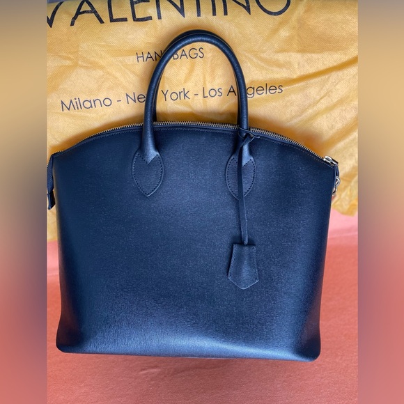 Designer Valentino handbag - Picture 5 of 11
